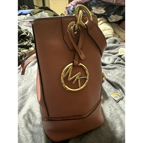 Michael Kors Nicole large Leather bucket bag MSRP $448 Pre-Loved Pink Salmon - Picture 2 of 14